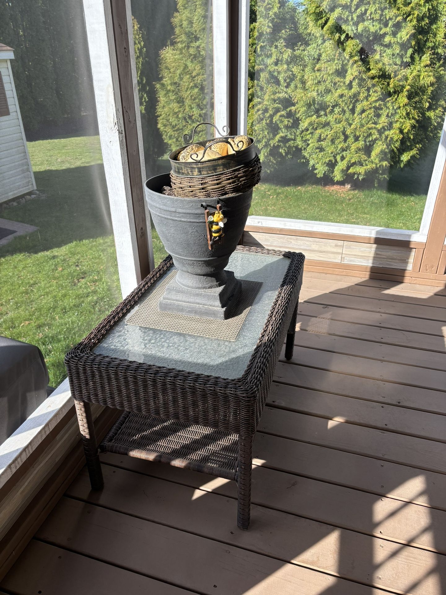 Wicker Coffee Table W Glass Top