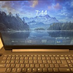 EXCELLENT UNLOCKED LENOVO V15-llL 82C5 CORE I3 10th GEN (BATTERY HOLDS CHARGE) COMES WITH CHARGER