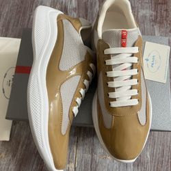 Prada Cup Sz 10