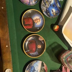 Star Trek Collectable Plates. 