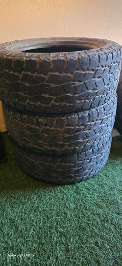 Llantas Toyo AT II 295/60/20