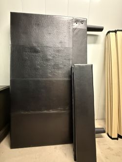 QUEEN PLATFORM BED FRAME - $150 OBO 😴