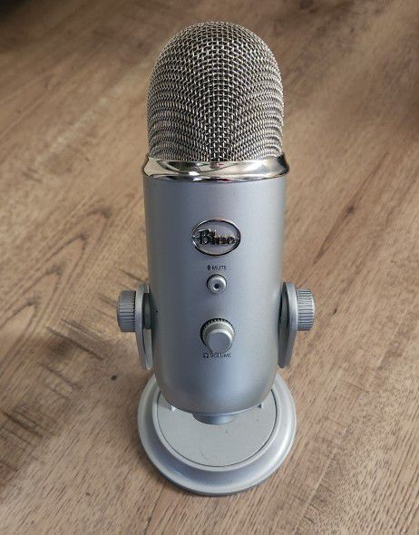 Blue Yeti Microphone and Case