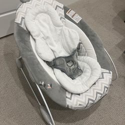 Ingenuity SmartBounce Automatic Baby Bouncer Seat with Music & Nature Sounds