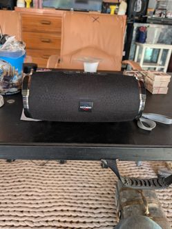 HOOKED BLUETOOTH SPEAKER