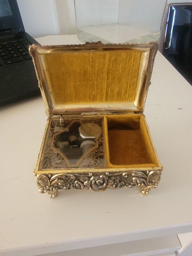 Unique Antique Music Box.made In Japan 