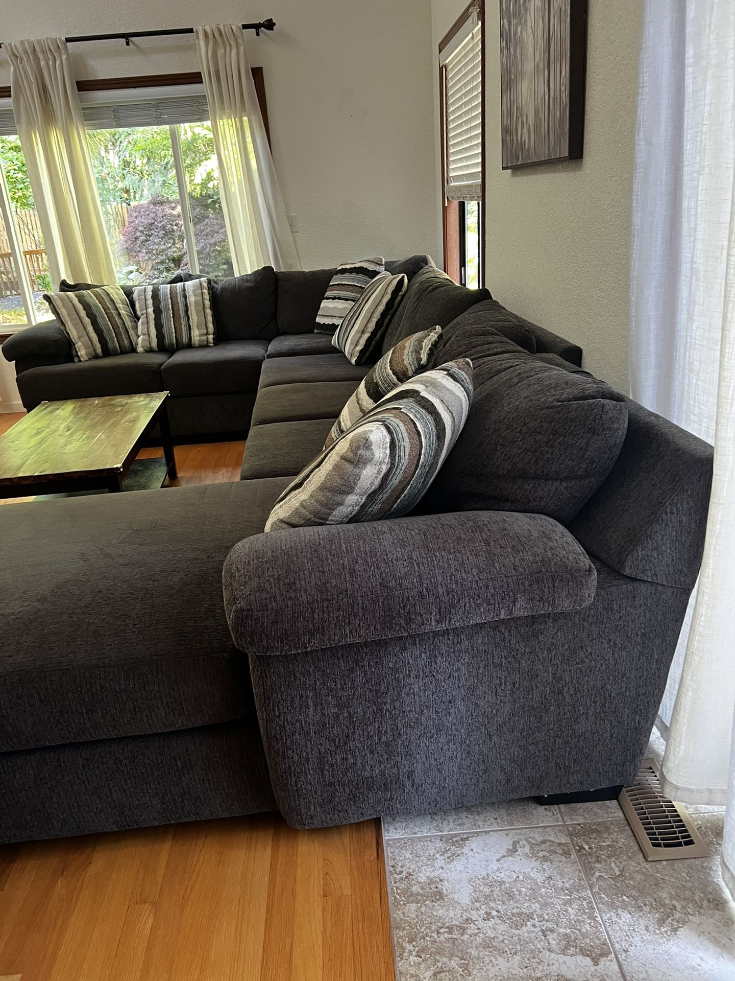 Large Sectional With Chaise