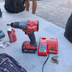 Milwaukee hammer drill Fuel lithium Combo kit