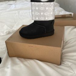 T Bariley Bow ll Size 9 Toddlers Brand New