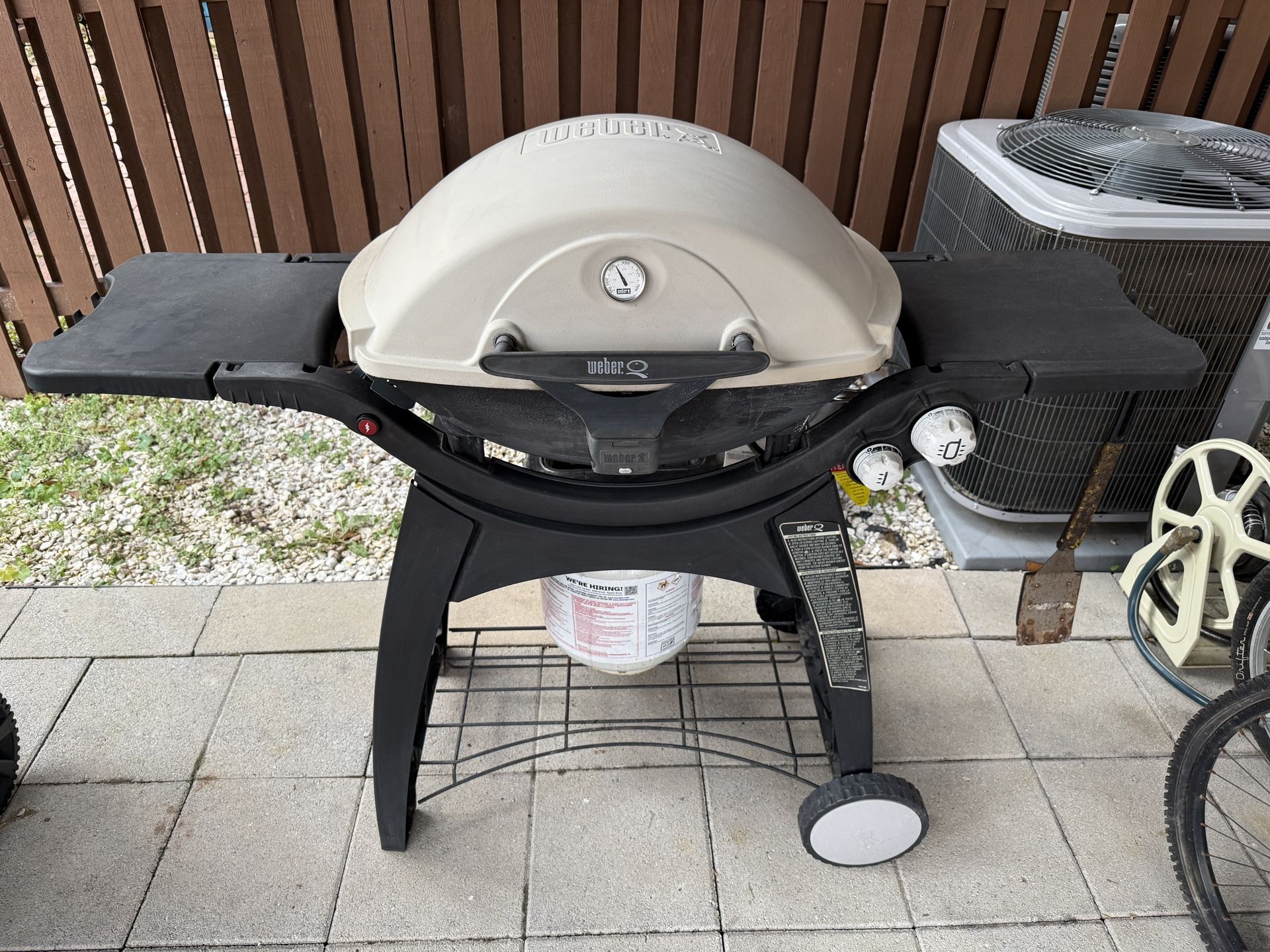 Weber Q3200 Grill