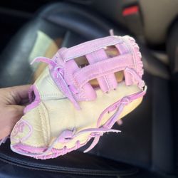 Girls Softball Glove