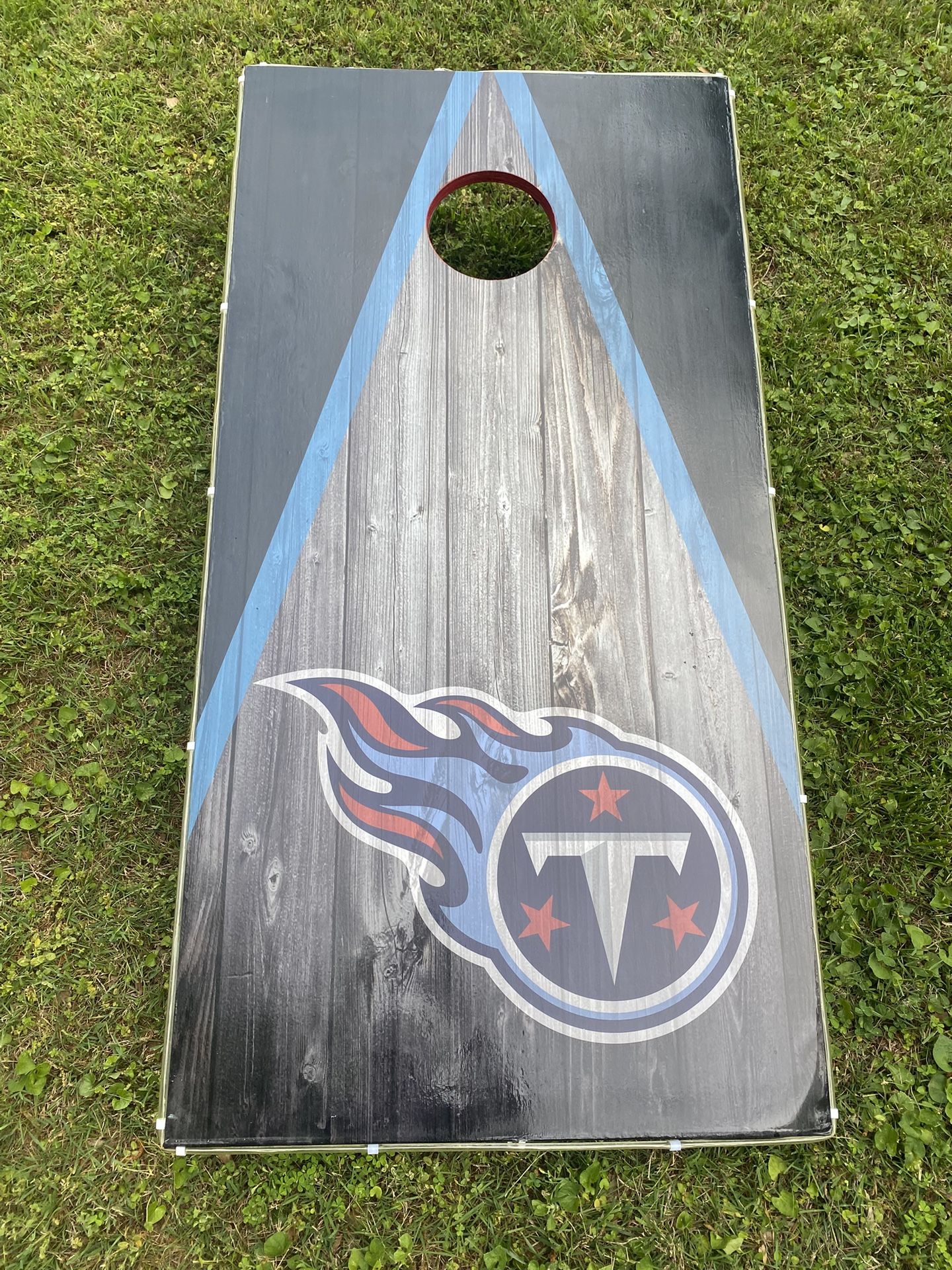 CORNHOLE BOARDS CUSTOM MADE
