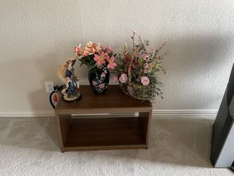 Table / Decorative Items Must Go