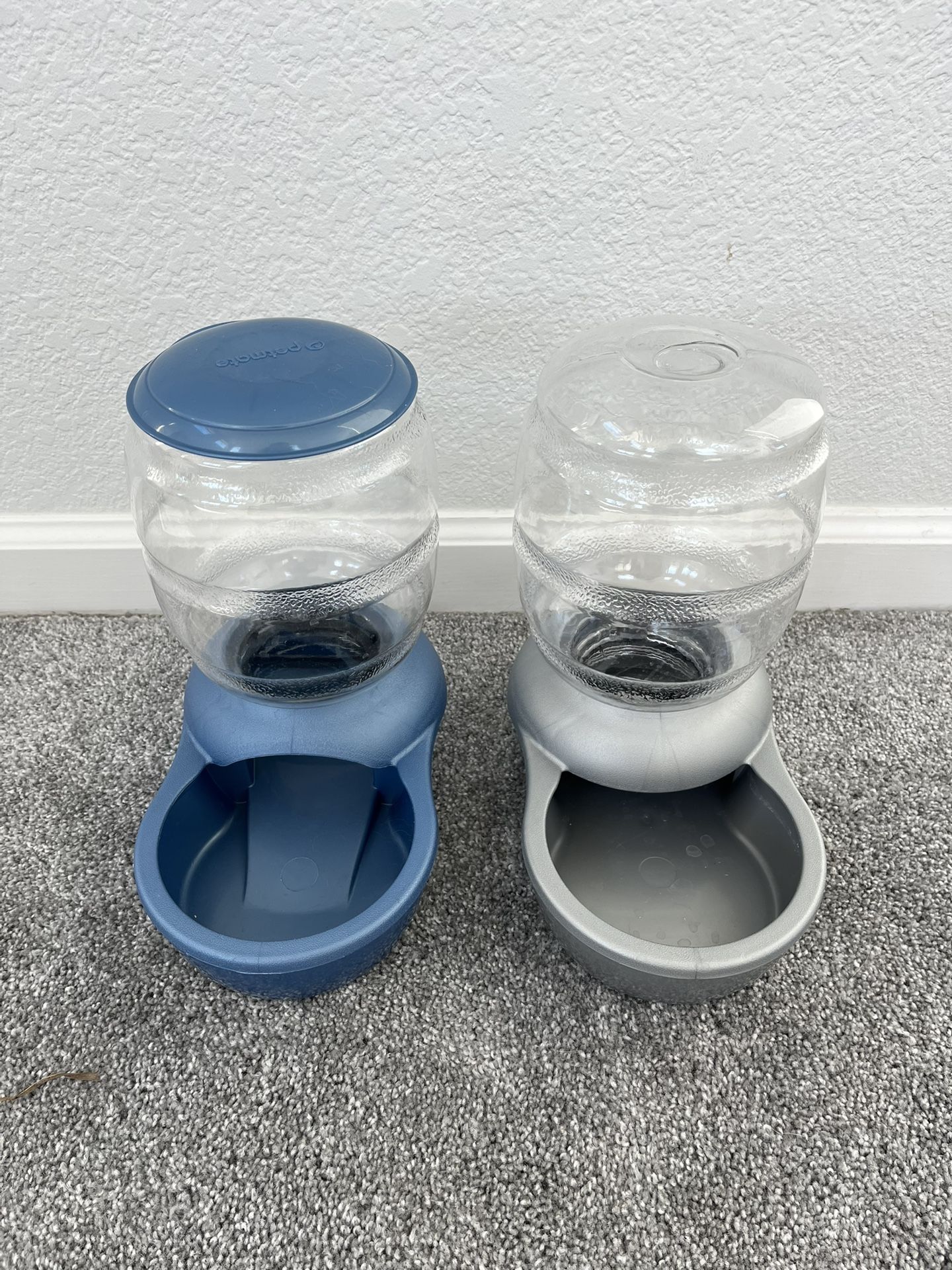Long Term Food And Water Dispensing Pet Dish