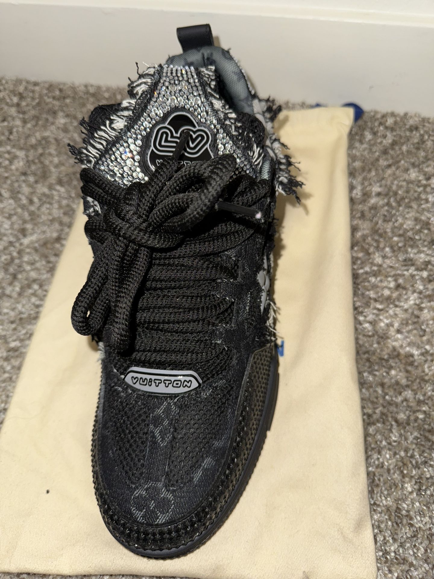 Lv Skate Runners