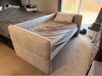 Day Bed or Toddler Bed (twin)