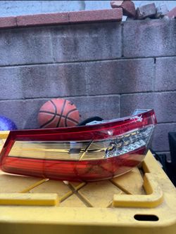 2010-2011 Toyota Camry Tailight