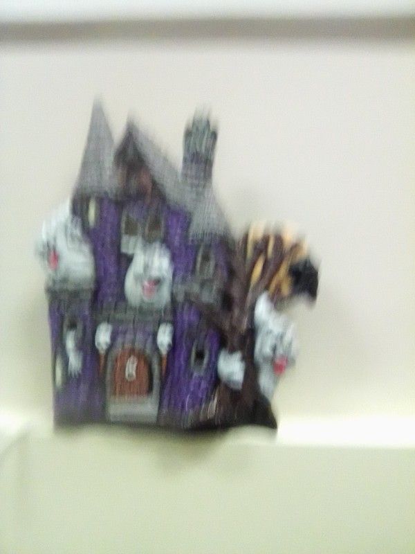 VINTAGE CERAMIC SPOOKY HOUSES LIGHTS UP