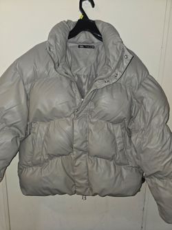 Zara puffer Jacket size small for women