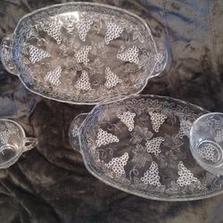 Vintage Anchor Hocking Serving Snack Tray set