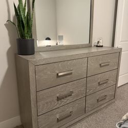 Dresser With Mirror - Ashley Furniture 