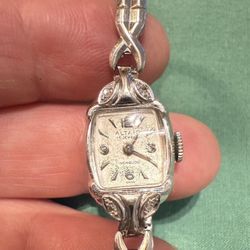 Women's Silver Watch(124)73
