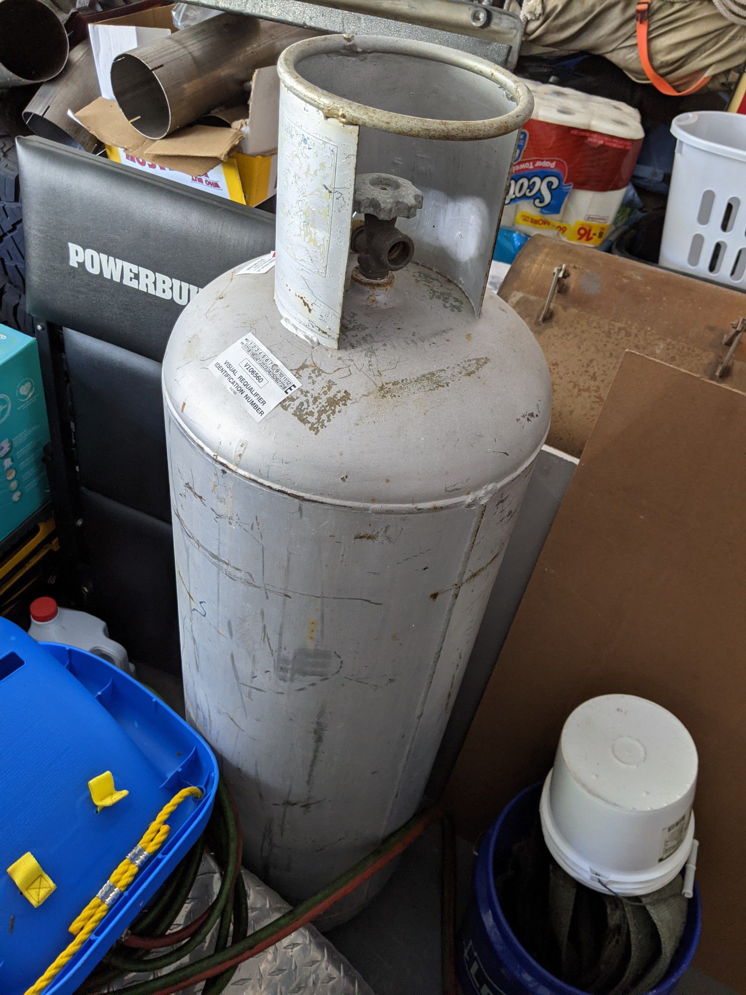 100 gallon propane tank
