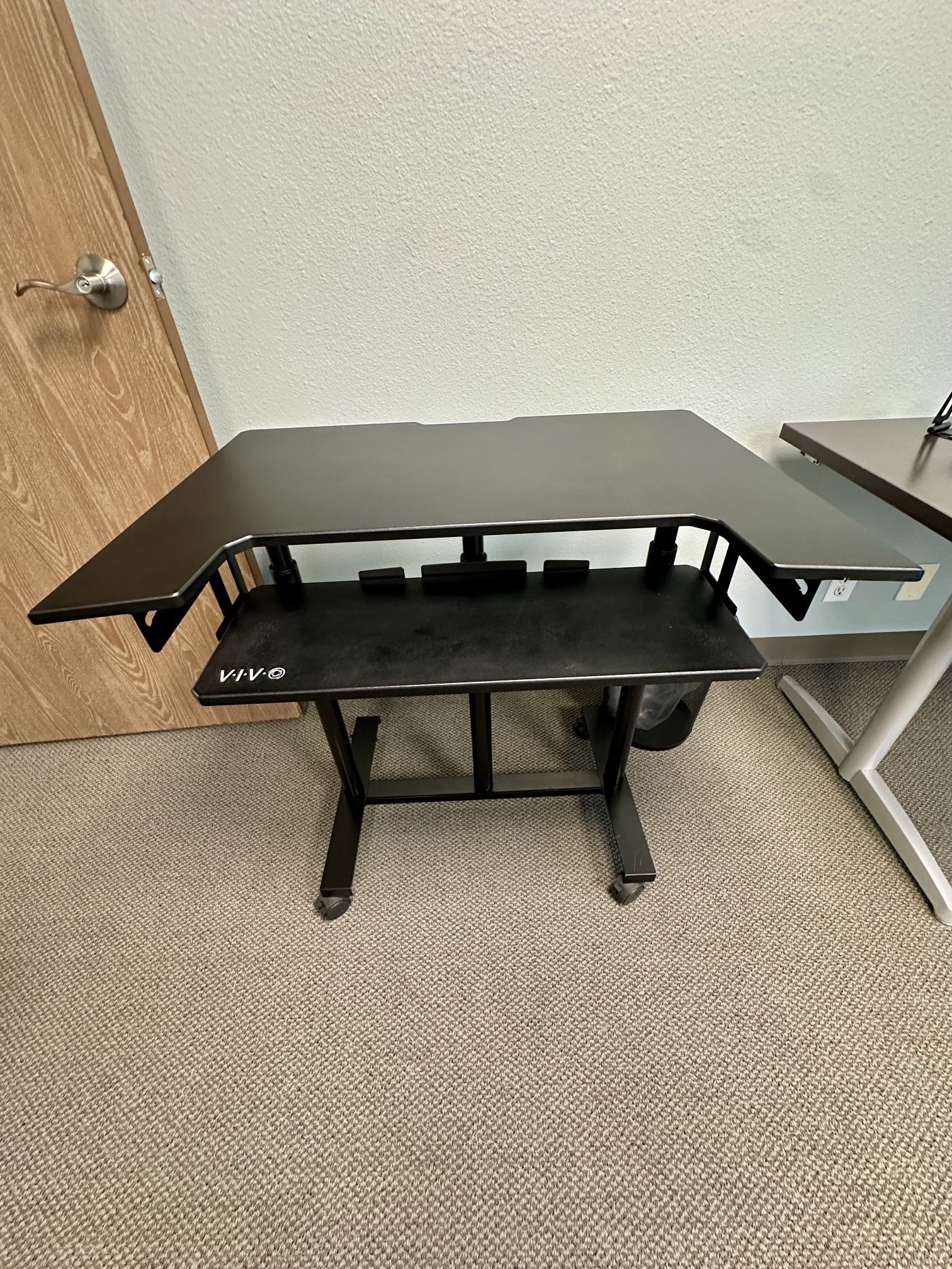 VIVO Mobile Height Adjustable Table, Stand Up Desk Cart with Sliding Keyboard Tray, Computer Workstation, Rolling Presentation Cart, Black