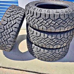 275/70/18 Vendo Un Set De Llantas Marca Goodyear Con Un 8% De Vida Las 4 