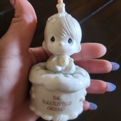 PRECIOUS MOMENTS FIGURINE 