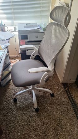 DESK CHAIR