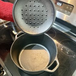 Lodge Cast Iron Dutch Oven