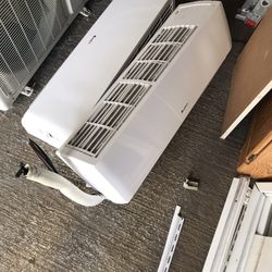 18,000 BTU Gree Mini Split Dual Heat Pump With (2) 9,000 Btu Heads