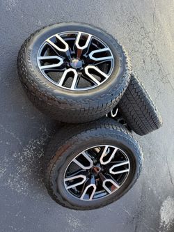 GMC SIERRA 1500 AT4 2026 WHEELS AND TIRES