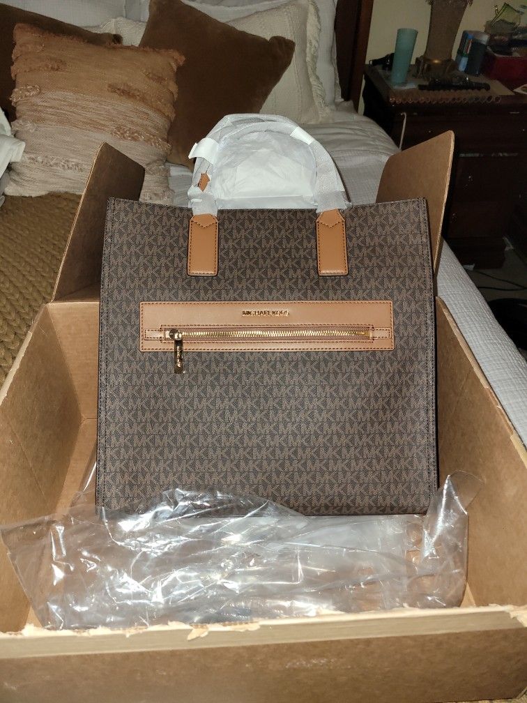 Michael Kors Kenly Large Logo Tote Bag