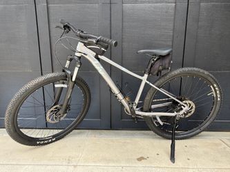 Liv Tempt 2 Women's Hardtail Mountain Bike — 27.5" Small — $350