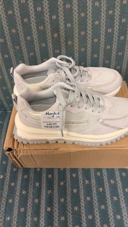 Ladies Sneakers size 8