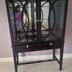 Armoire Or China Cabinet