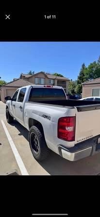2007 Chevrolet Silverado (Classic) 1500 Crew Cab · LS Pickup 4D 5 3/4 ft