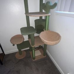 New Cat Tree (fully Assembled) 