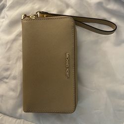 Michael Kors Wristlet