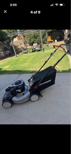 Murray. 22 in. 140 cc Briggs & Stratton Walk Behind Gas Self-Propelled Lawn Mower with Front Wheel Drive and Bagger