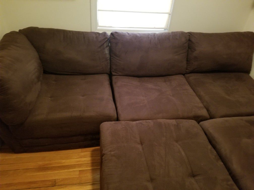 Modular sectional couch