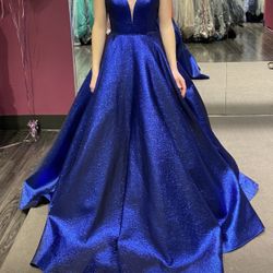GORGEOUS Royal Blue Prom Dress, Never Worn Size 4