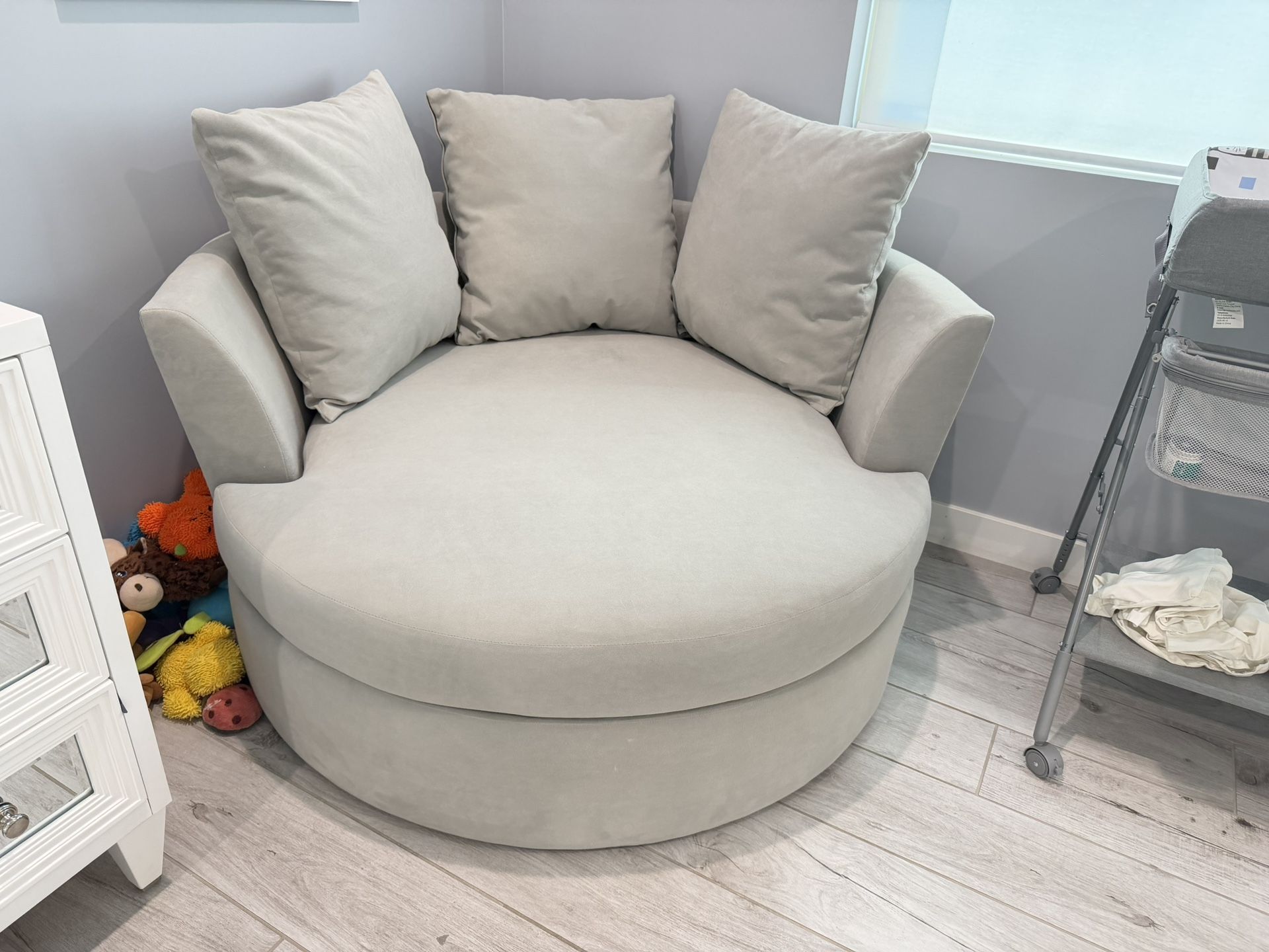 zGallerie Couch Cuddler (Velvet / Grey)