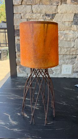 Metal frame candle holder