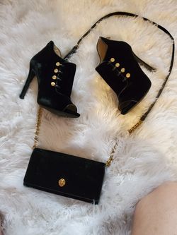 Guess suede Heels size 8