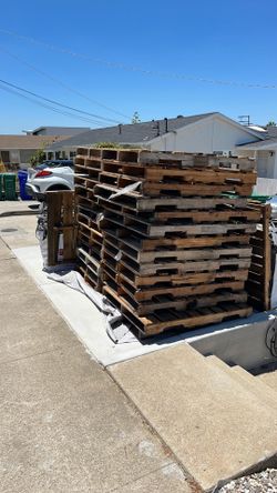 Pallets / Landscape bags