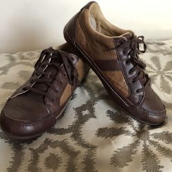 Ugg’s Australia Leather Fur Lined Sneakers 12