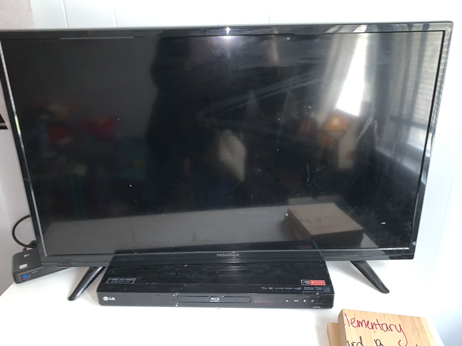 Tv and DVD player